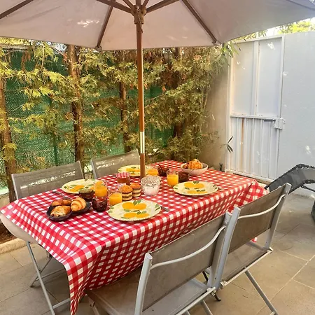 Appartement Avec Cour Interieure - Proche De La
